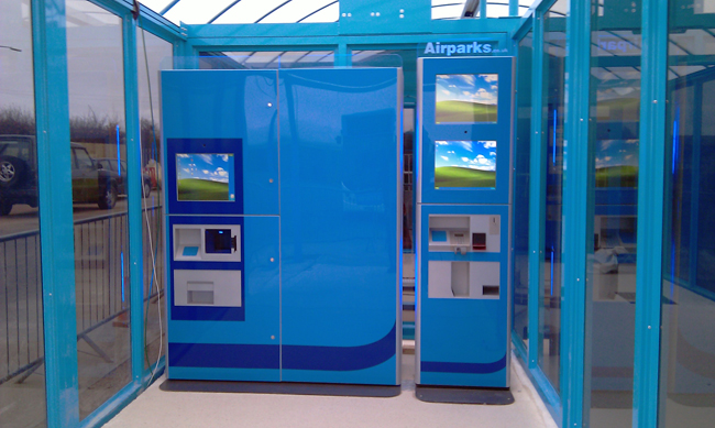 This 2 metre tall kiosk, comes with lower interactive 19'' display and a second, higher passive 19'' display for advertising purposes. At the rear of the unit a large passive of interactive third screen could replace the static advertisment area.